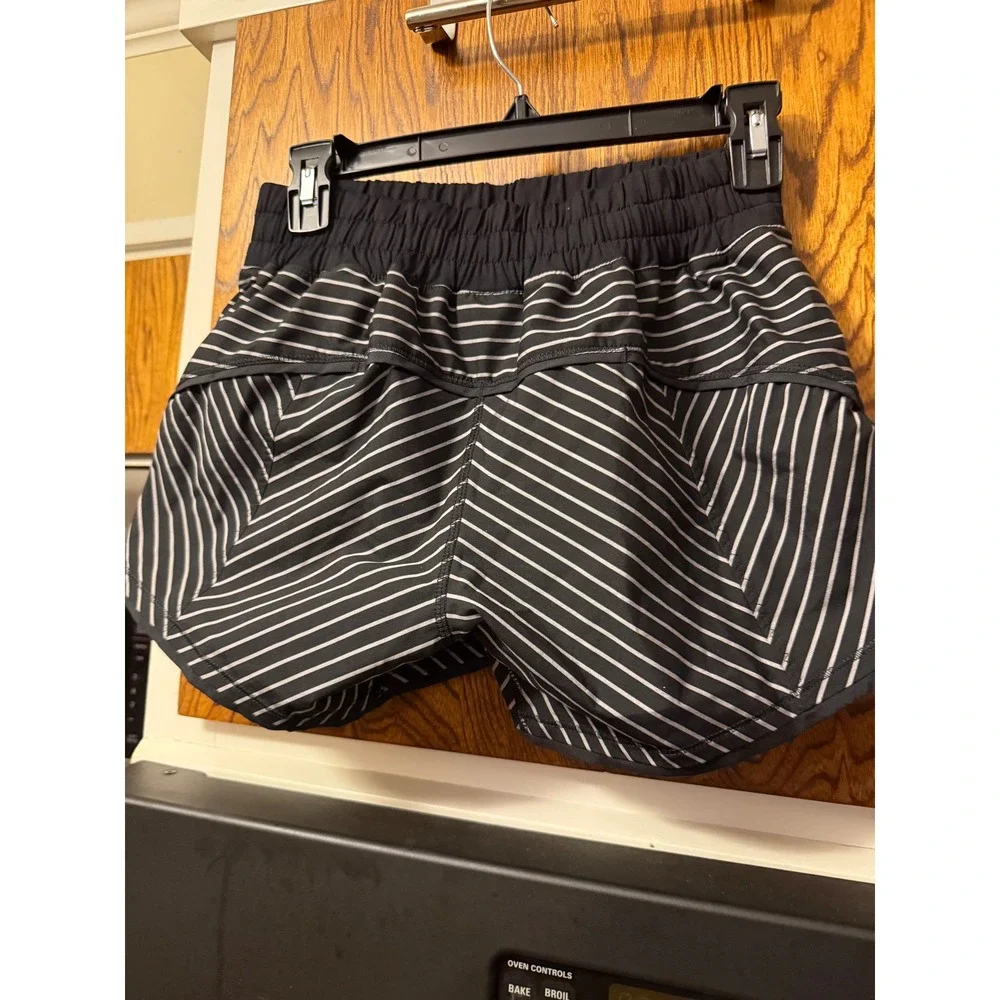Lululemon‎ Athletica Black White Stripe Running Athletic Shorts Women's Size 6